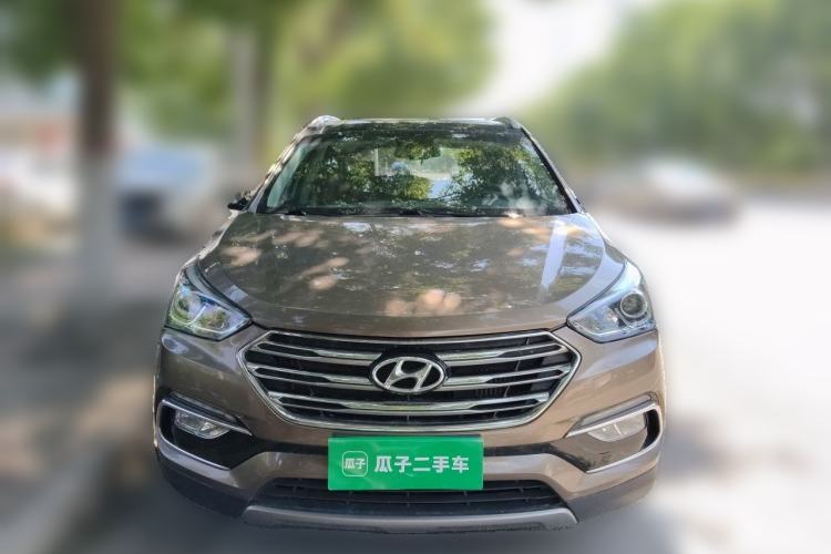 Used Hyundai Santa Fe 2017 2.0T Automatic All-Wheel Drive Smart 7-Seater Front