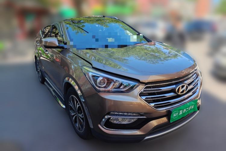 Used Hyundai Santa Fe 2017 2.0T Automatic All-Wheel Drive Smart 7-Seater Front Right 45 Deg