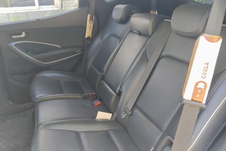 Used Hyundai Santa Fe 2017 2.0T Automatic All-Wheel Drive Smart 7-Seater Left Rear Seat