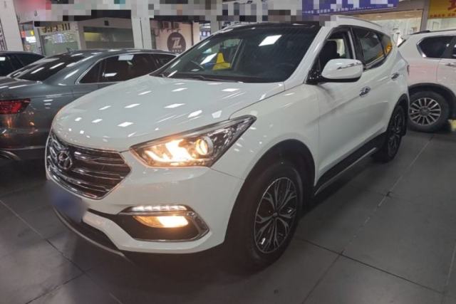 Used Hyundai Santa Fe 2017 2.0T Automatic Two-Wheel Drive Smart Version 7 Seats