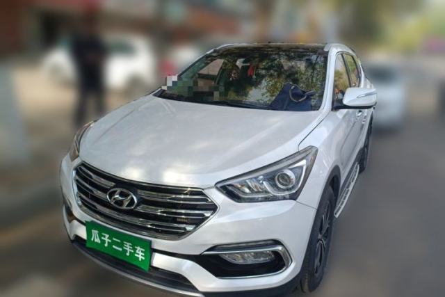 Used Hyundai Santa Fe 2017 2.0T Automatic All-Wheel Drive Smart 7-Seater