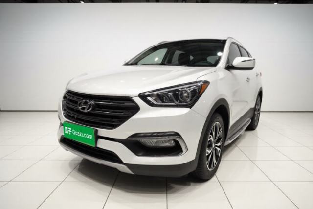 Used Hyundai Santa Fe 2017 2.4L Automatic Two-Wheel Drive Smart Version 5 Seats