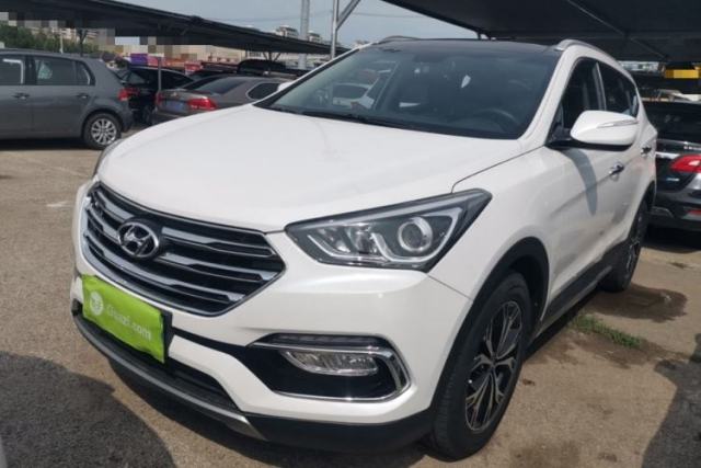 Used Hyundai Santa Fe 2017 2.4L Automatic Two-Wheel Drive Smart Version 5 Seats
