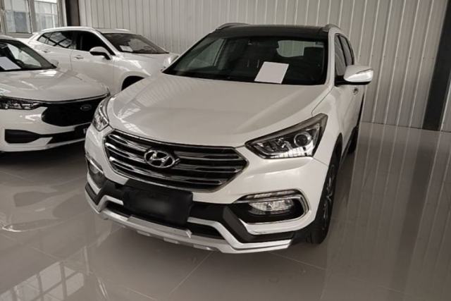 Used Hyundai Santa Fe 2017 2.0T Automatic All-Wheel Drive Smart 7-Seater