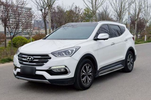 Used Hyundai Santa Fe 2017 2.0T Automatic All-Wheel Drive Smart 7-Seater