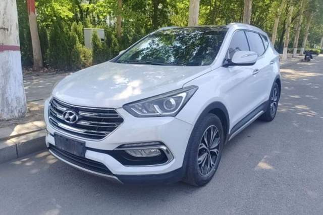 Used Hyundai Santa Fe 2017 2.4L Automatic Two-Wheel Drive Smart Version 5 Seats