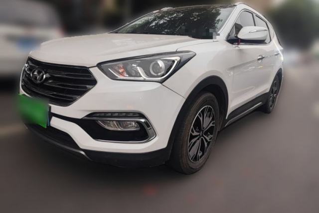 Used Hyundai Santa Fe 2017 2.0T Automatic Two-Wheel Drive Smart Version 7 Seats