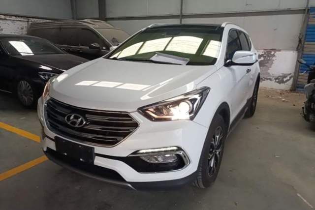 Used Hyundai Santa Fe 2017 2.0T Automatic All-Wheel Drive Smart 7-Seater