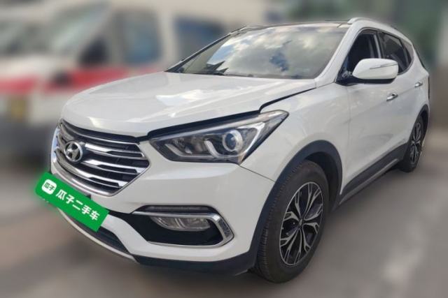 Used Hyundai Santa Fe 2017 2.0T Automatic Two-Wheel Drive Smart Version 7 Seats