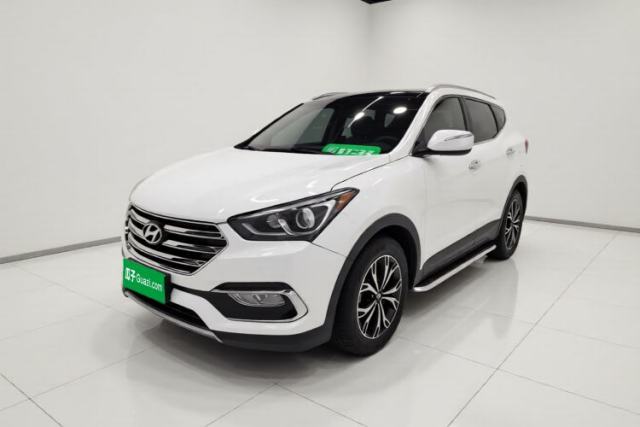 Ojetý Hyundai Santa Fe 2017 2.0T Automatic Two-Wheel Drive Smart Version 7 Seats