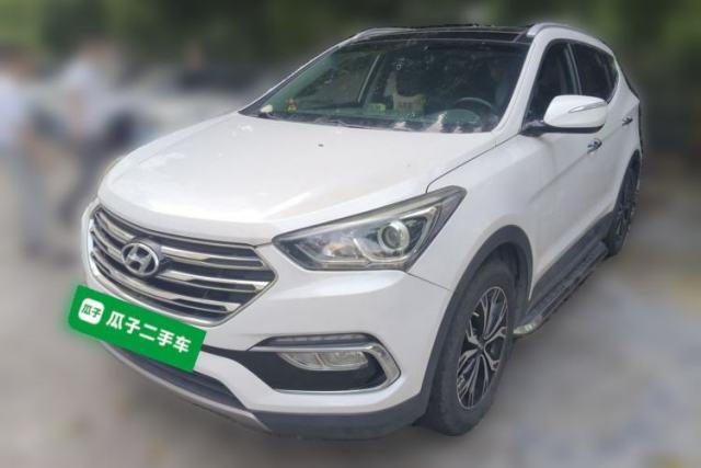 Used Hyundai Santa Fe 2017 2.0T Automatic Two-Wheel Drive Smart Version 7 Seats