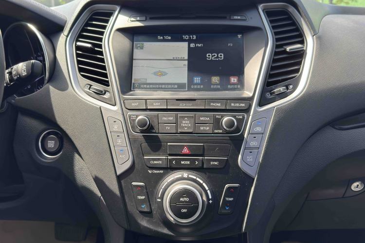 Used Hyundai Santa Fe 2017 2.0T Automatic All-Wheel Drive Smart 7-Seater Audio And AC Panel