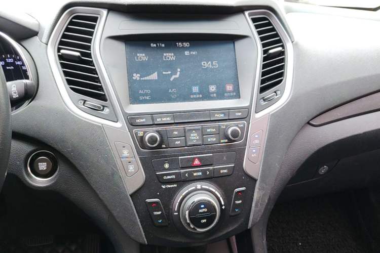 Used Hyundai Santa Fe 2017 2.4L Automatic Two-Wheel Drive Smart Version 5 Seats Audio And AC Panel