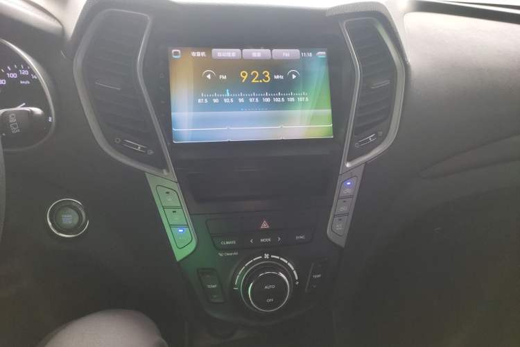 Used Hyundai Santa Fe 2017 2.0T Automatic All-Wheel Drive Smart 7-Seater Audio And AC Panel