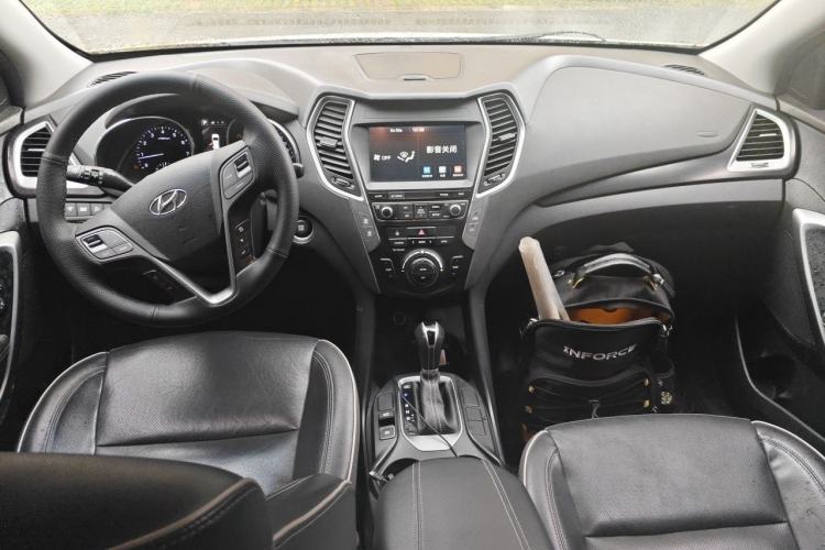Used Hyundai Santa Fe 2017 2.4L Automatic Two-Wheel Drive Smart Version 5 Seats Center Console