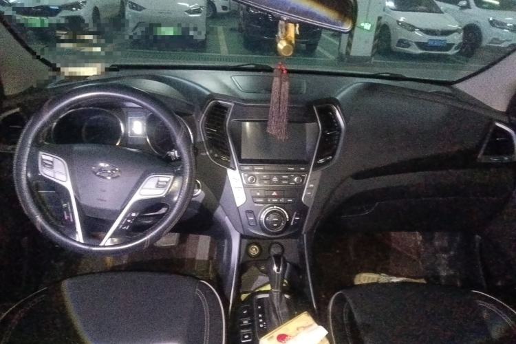 Used Hyundai Santa Fe 2017 2.4L Automatic Two-Wheel Drive Smart Version 5 Seats Center Console