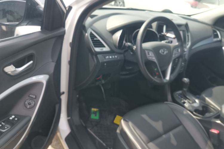 Used Hyundai Santa Fe 2017 2.4L Automatic Two-Wheel Drive Smart Version 5 Seats Driver Seat