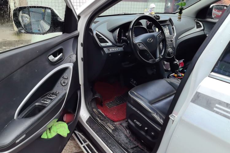 Used Hyundai Santa Fe 2017 2.0T Automatic All-Wheel Drive Smart 7-Seater Driver Seat