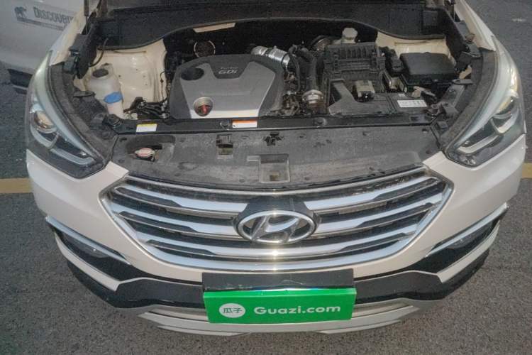 Used Hyundai Santa Fe 2017 2.0T Automatic All-Wheel Drive Smart 7-Seater Engine Bay