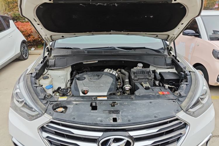 Used Hyundai Santa Fe 2017 2.0T Automatic All-Wheel Drive Smart 7-Seater Engine Bay