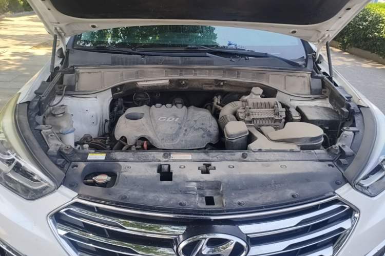 Used Hyundai Santa Fe 2017 2.4L Automatic Two-Wheel Drive Smart Version 5 Seats Engine Bay