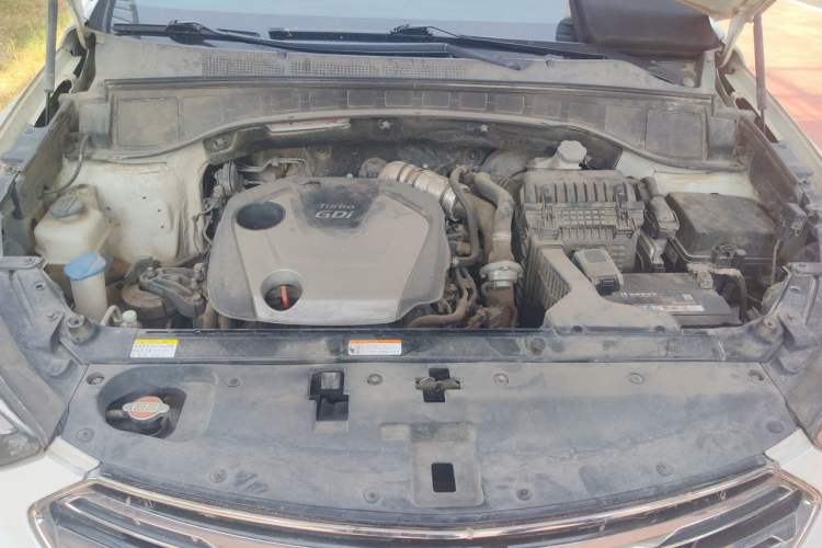 Used Hyundai Santa Fe 2017 2.0T Automatic All-Wheel Drive Smart 7-Seater Engine Bay