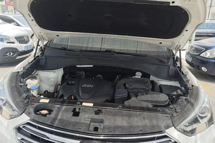 Used Hyundai Santa Fe 2017 2.4L Automatic Two-Wheel Drive Smart Version 5 Seats Engine Bay