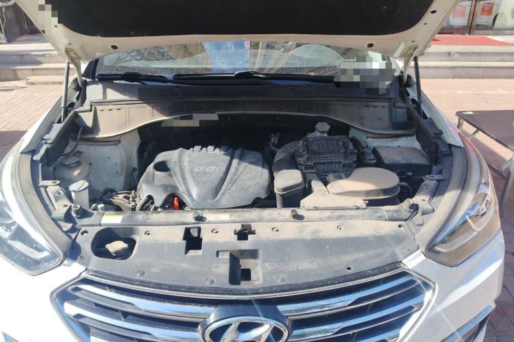 Used Hyundai Santa Fe 2017 2.4L Automatic Two-Wheel Drive Smart Version 5 Seats Engine Bay