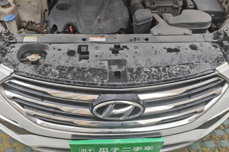 Used Hyundai Santa Fe 2017 2.4L Automatic Two-Wheel Drive Smart Version 5 Seats Engine Bay