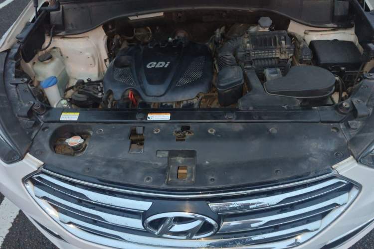 Used Hyundai Santa Fe 2017 2.4L Automatic Two-Wheel Drive Smart Version 5 Seats Engine Bay