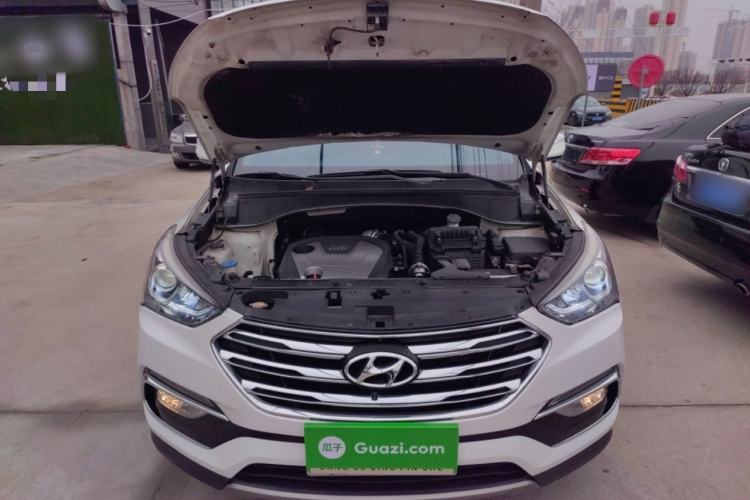 Used Hyundai Santa Fe 2017 2.0T Automatic All-Wheel Drive Smart 7-Seater Engine Bay