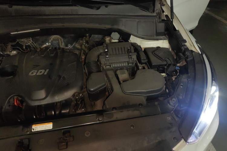 Used Hyundai Santa Fe 2017 2.4L Automatic Two-Wheel Drive Smart Version 5 Seats Engine Bay Left