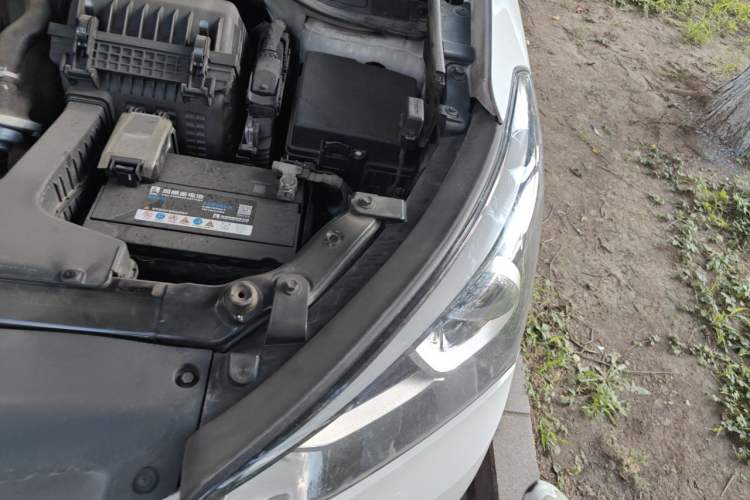 Used Hyundai Santa Fe 2017 2.0T Automatic All-Wheel Drive Smart 7-Seater Engine Bay Left