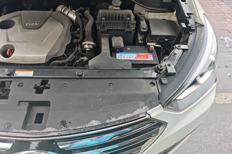 Used Hyundai Santa Fe 2017 2.0T Automatic Two-Wheel Drive Smart Version 7 Seats Engine Bay Left