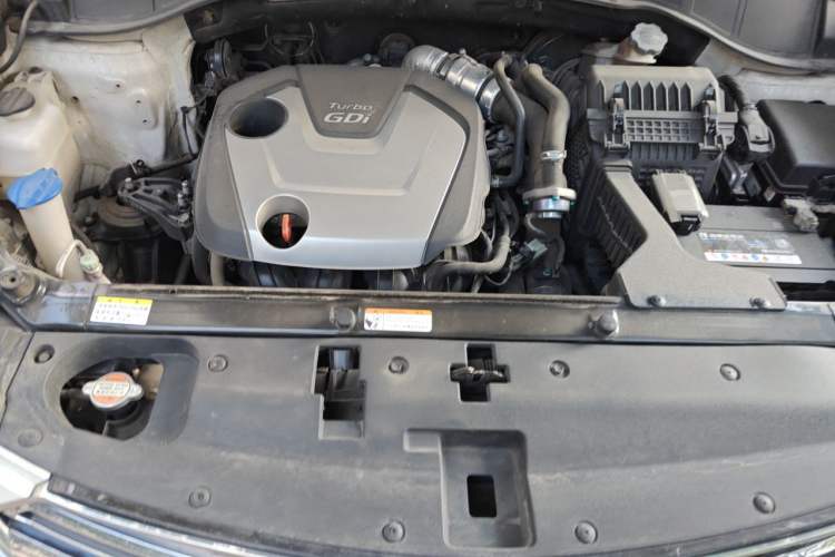 Used Hyundai Santa Fe 2017 2.0T Automatic All-Wheel Drive Smart 7-Seater Engine Bay