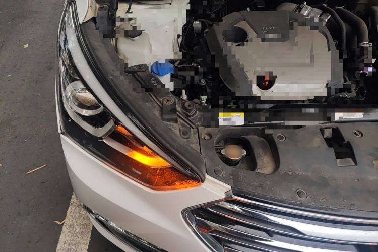 Used Hyundai Santa Fe 2017 2.0T Automatic Two-Wheel Drive Smart Version 7 Seats Engine Bay Right