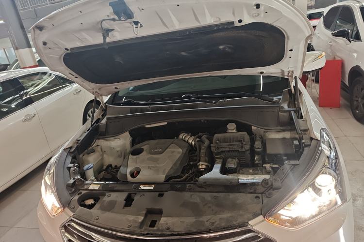 Used Hyundai Santa Fe 2017 2.0T Automatic All-Wheel Drive Smart 7-Seater Engine Bay