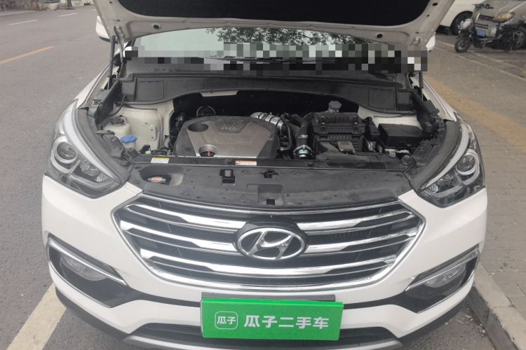 Used Hyundai Santa Fe 2017 2.0T Automatic All-Wheel Drive Smart 7-Seater Engine Bay