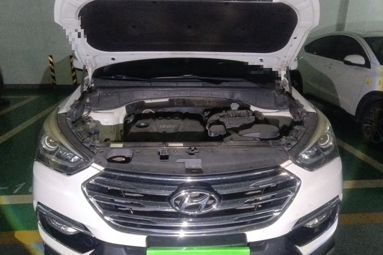 Used Hyundai Santa Fe 2017 2.4L Automatic Two-Wheel Drive Smart Version 5 Seats Engine Bay