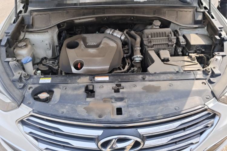 Used Hyundai Santa Fe 2017 2.0T Automatic All-Wheel Drive Smart 7-Seater Engine Bay