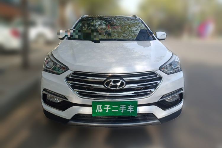 Used Hyundai Santa Fe 2017 2.0T Automatic All-Wheel Drive Smart 7-Seater Exterior 1