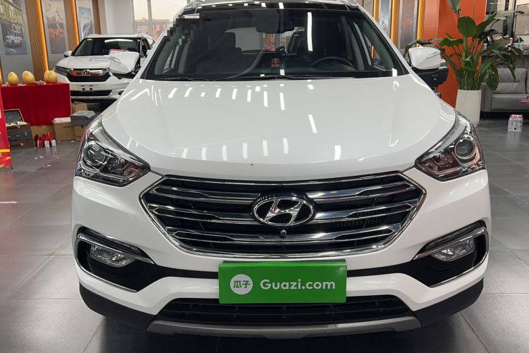 Used Hyundai Santa Fe 2017 2.0T Automatic Two-Wheel Drive Smart Version 7 Seats Exterior 1