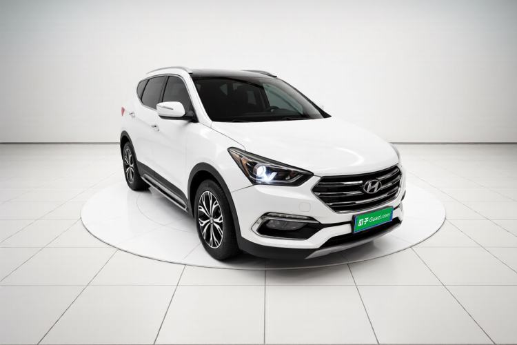 Used Hyundai Santa Fe 2017 2.4L Automatic Two-Wheel Drive Smart Version 5 Seats Exterior 1