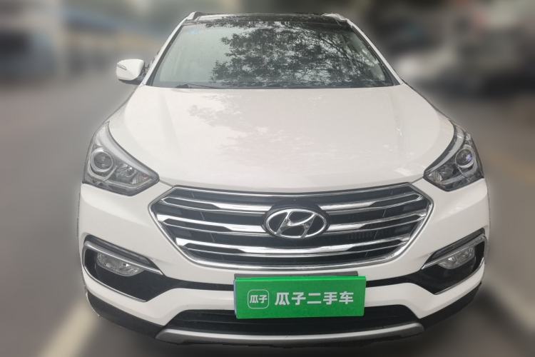 Used Hyundai Santa Fe 2017 2.0T Automatic All-Wheel Drive Smart 7-Seater Exterior 1