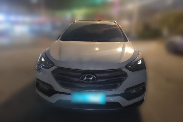Used Hyundai Santa Fe 2017 2.4L Automatic Two-Wheel Drive Smart Version 5 Seats Exterior 1