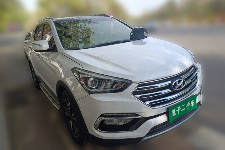 Used Hyundai Santa Fe 2017 2.0T Automatic All-Wheel Drive Smart 7-Seater Exterior 2