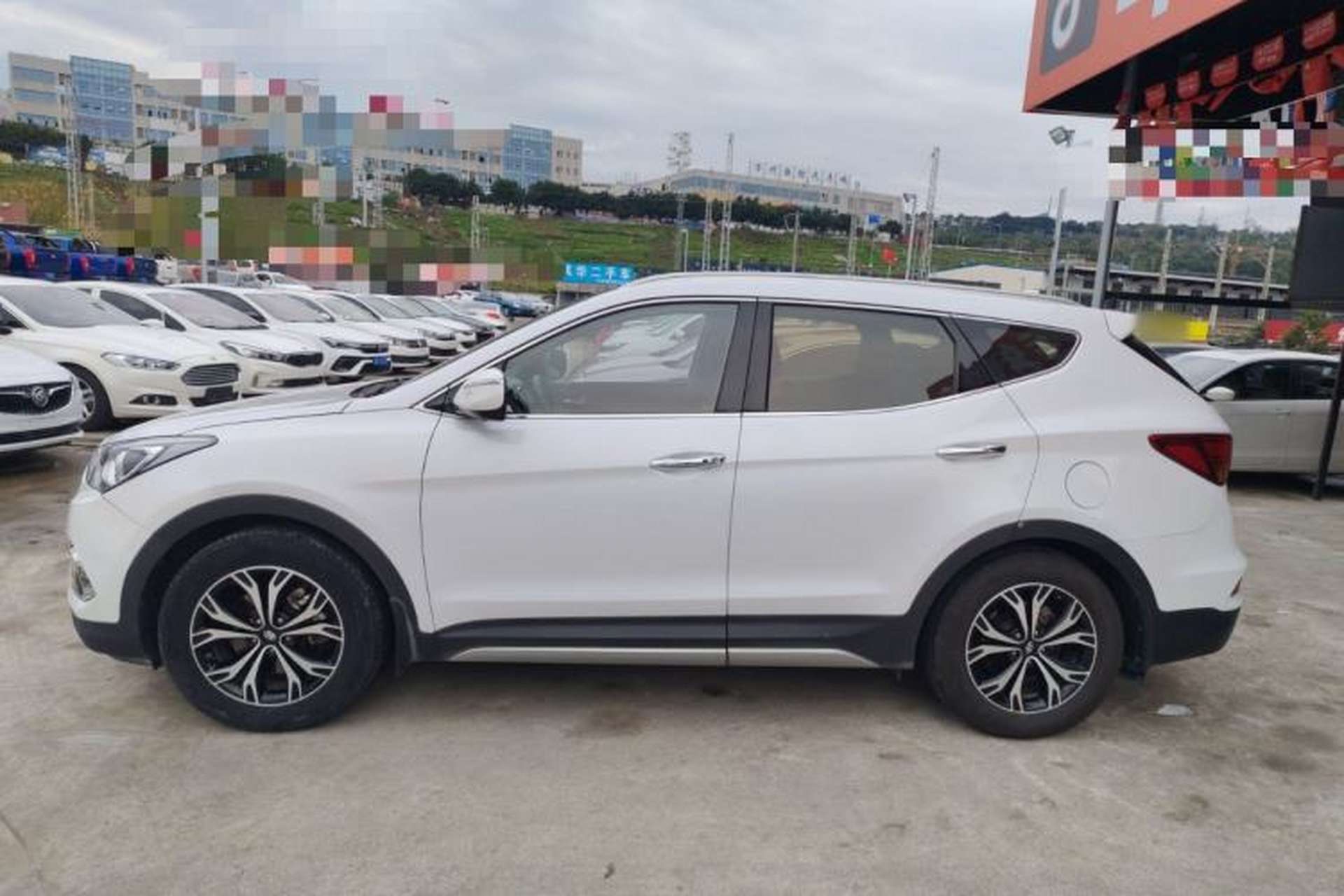 Used Hyundai Santa Fe 2017 2.0T Automatic All-Wheel Drive Smart 7-Seater Exterior 3