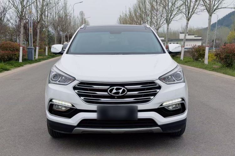 Used Hyundai Santa Fe 2017 2.0T Automatic All-Wheel Drive Smart 7-Seater Exterior 6