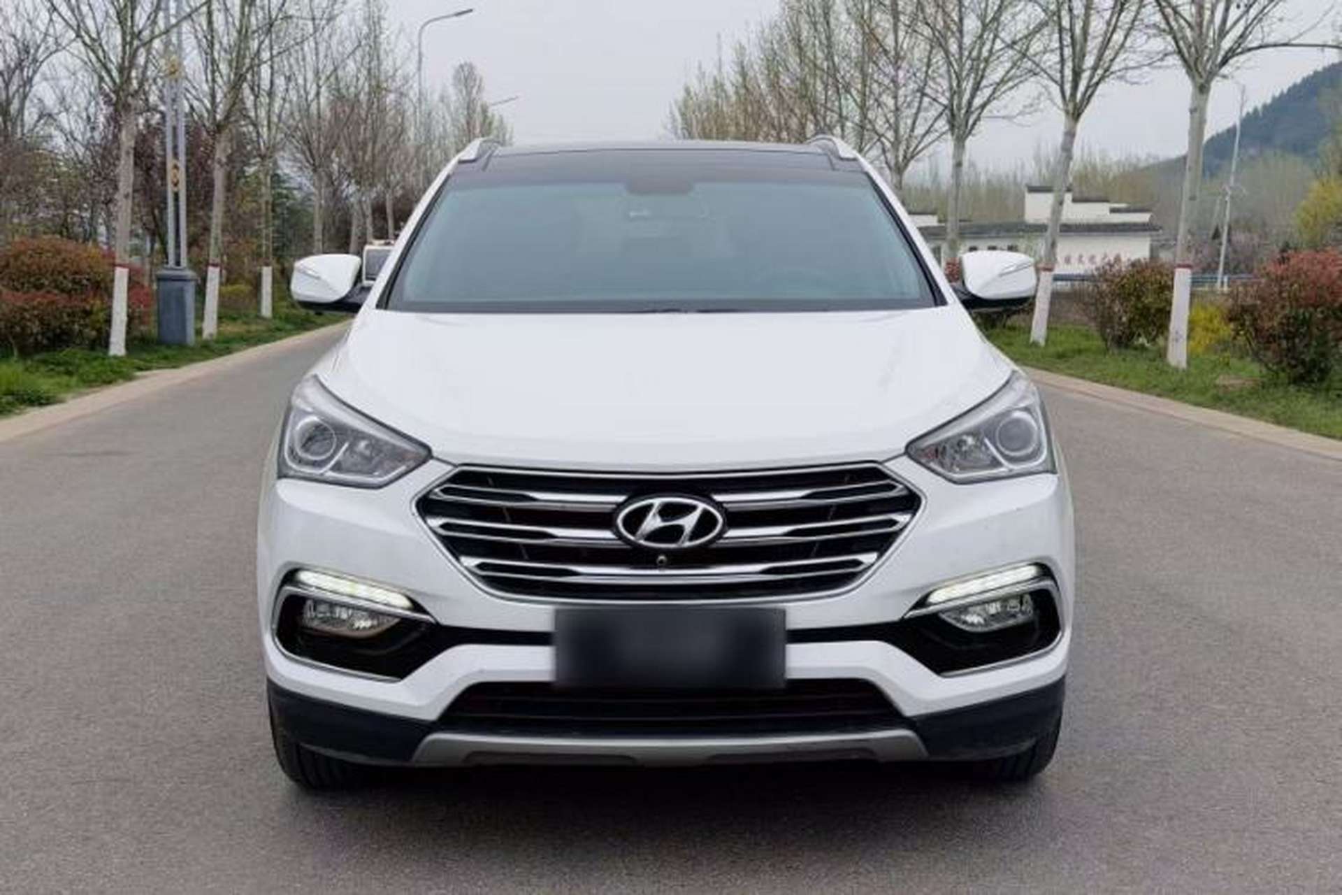 Used Hyundai Santa Fe 2017 2.0T Automatic All-Wheel Drive Smart 7-Seater Exterior 6