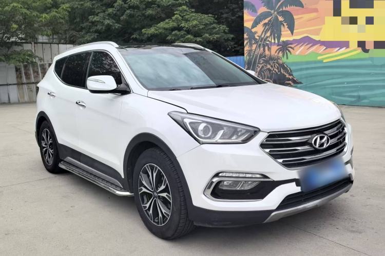 Used Hyundai Santa Fe 2017 2.0T Automatic Two-Wheel Drive Smart Version 7 Seats Exterior 7